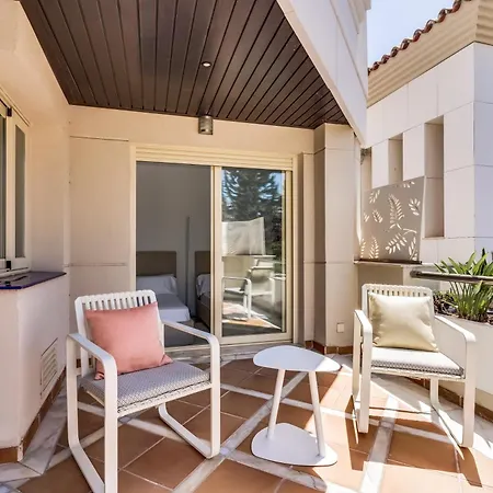 Molo Residences Boutique & *