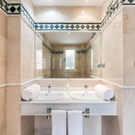Aparthotel Molo Residences Boutique & Marbella
